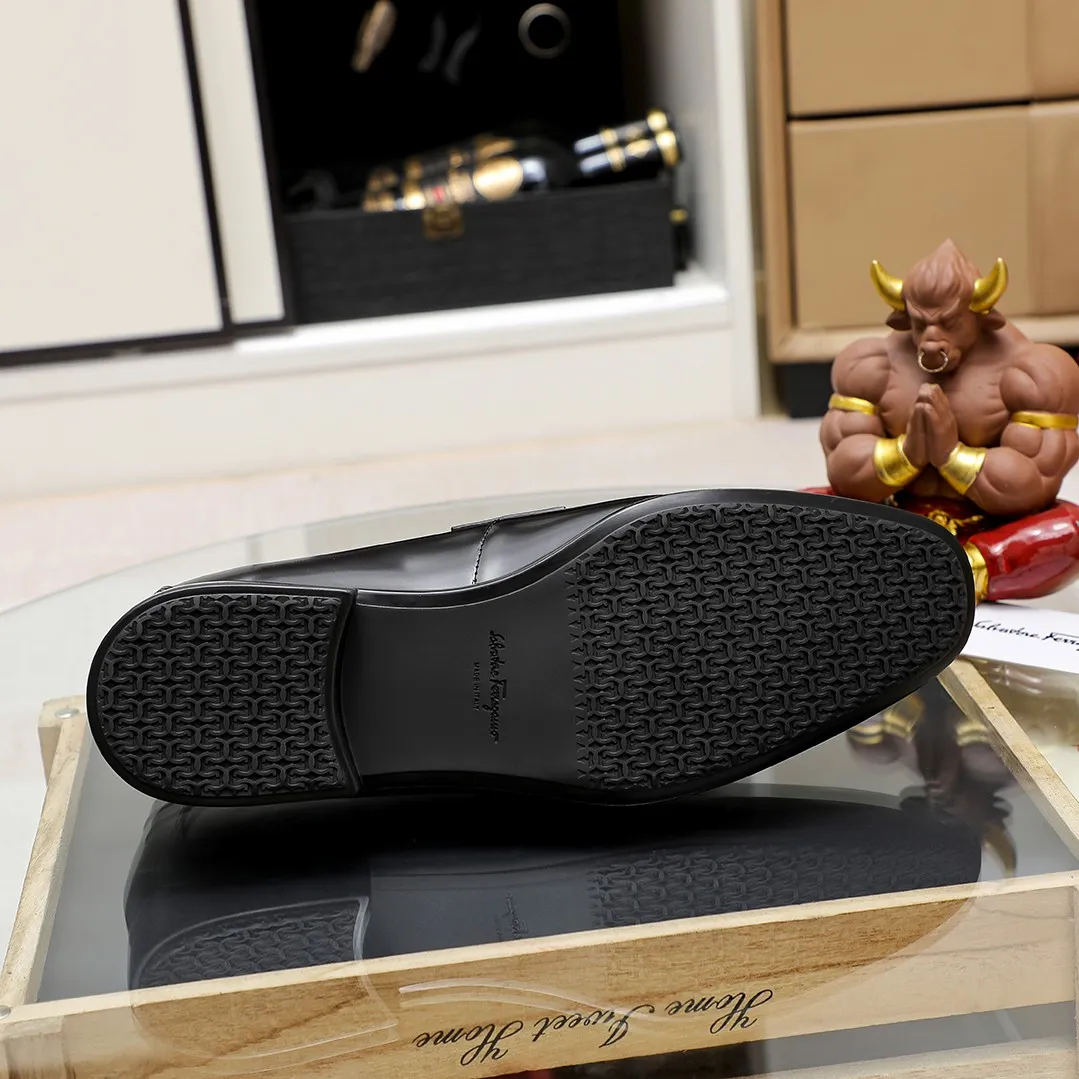 Men's shoes 💰600 🕷🕷🐂【Ferragamo】 Popular fashion casual shoes🇨🇳Official website counter 1:1 production, original mold opening💯Good quality can be seen, imported high-end first-layer pebbled calfskin, water-dyed🐂leather lining🌿very clear texture, high-quality waterproof, non-slip and wear-resistant outsole🎋high quality and low price, truly handmade🍓, 5 colors available! Code number 38-44 (45. To be customized)